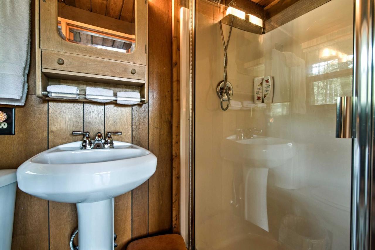 Serene Washington Escape With Deck And Mountain Views! Packwood Ngoại thất bức ảnh